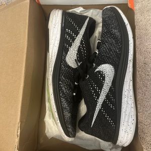 nike flyknit lunar3